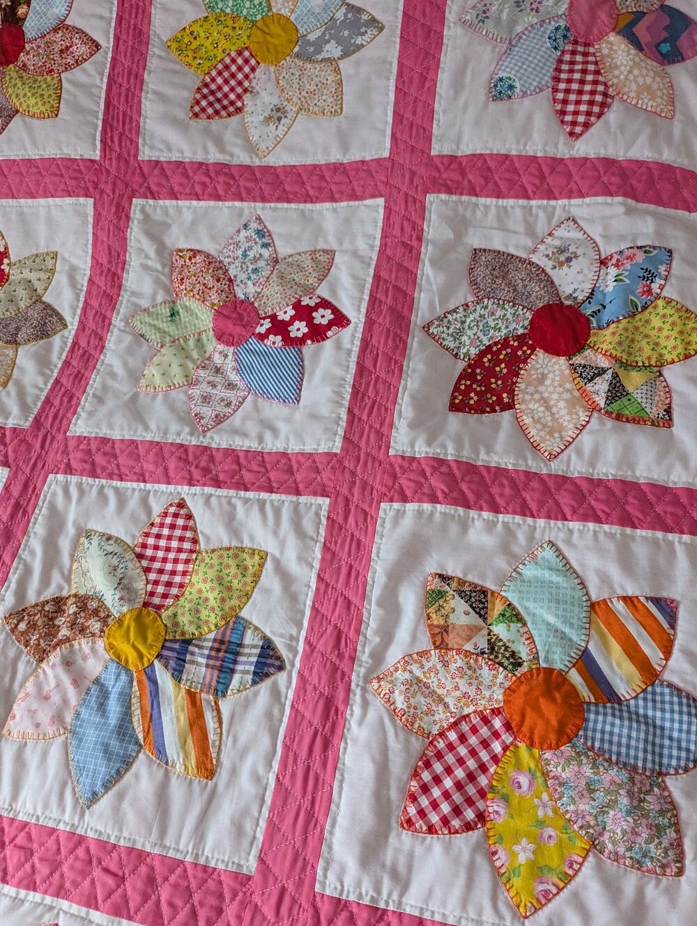 VINTAGE Handmade Pink Multicolored Grannycore Floral Patchwork Cotton Quilt Kid - Picture 5 of 8